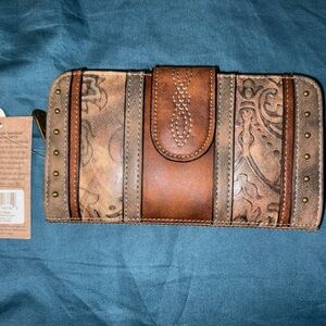 Justin Boots Western Wallet NWT Studded Tooled